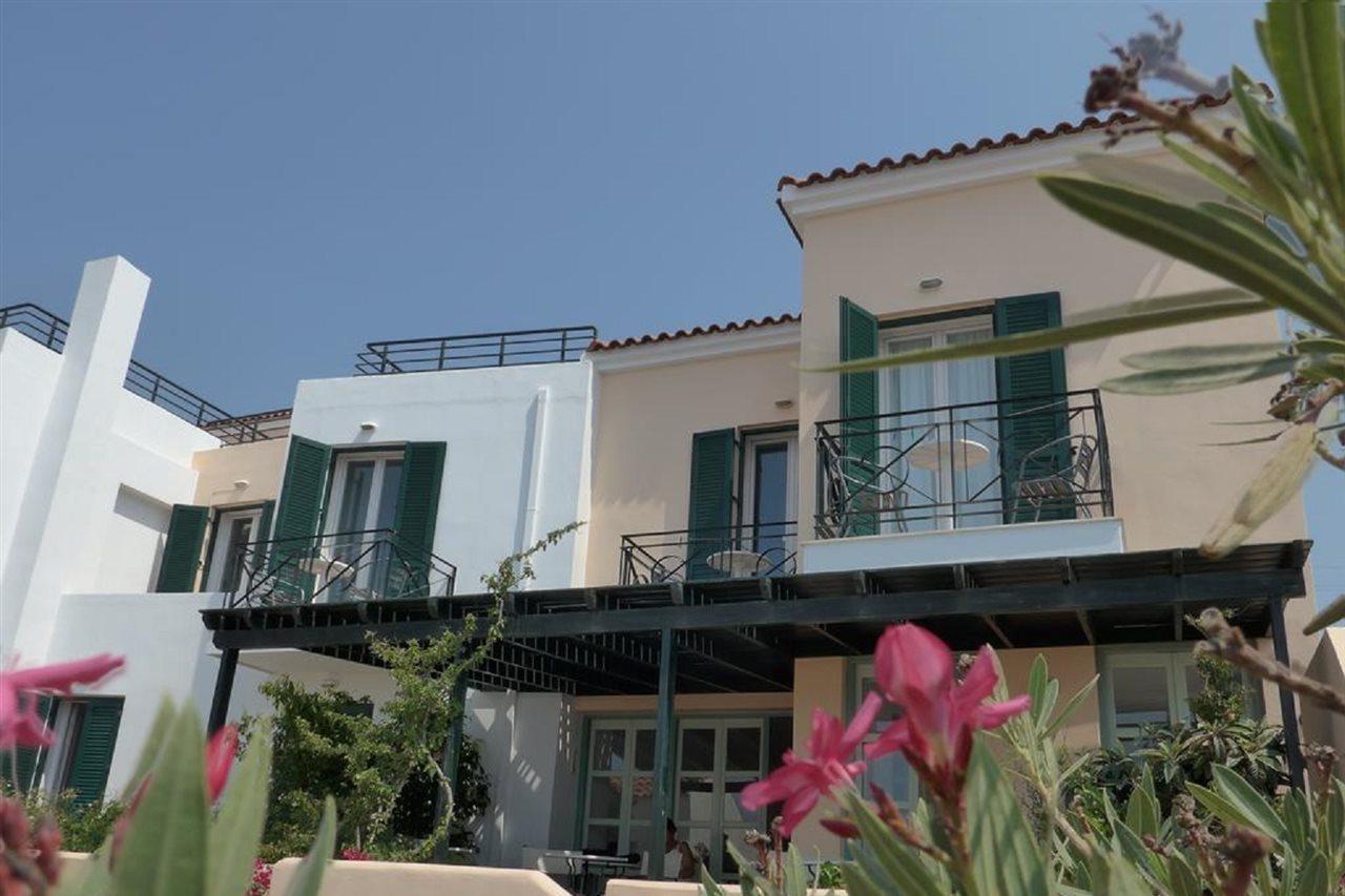 Astra Village Pythagoreio  Luaran gambar