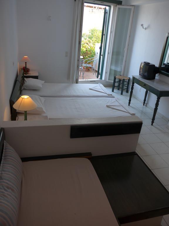 Astra Village Pythagoreio  Bilik gambar